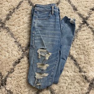 American Eagle Light wash ripped jeans